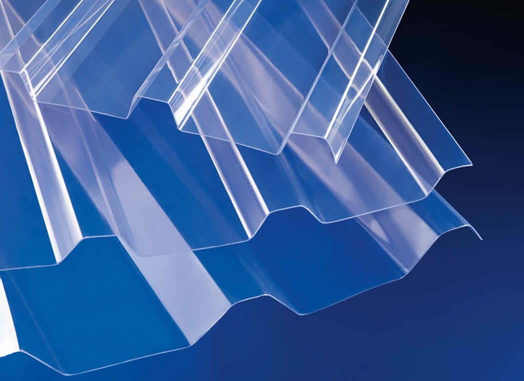 Wellplatten aus PVC für kleine Überdachungen