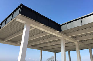 Carport-Dacheindeckung mit Trapezblech, rückseitig mit HDF-Vlies