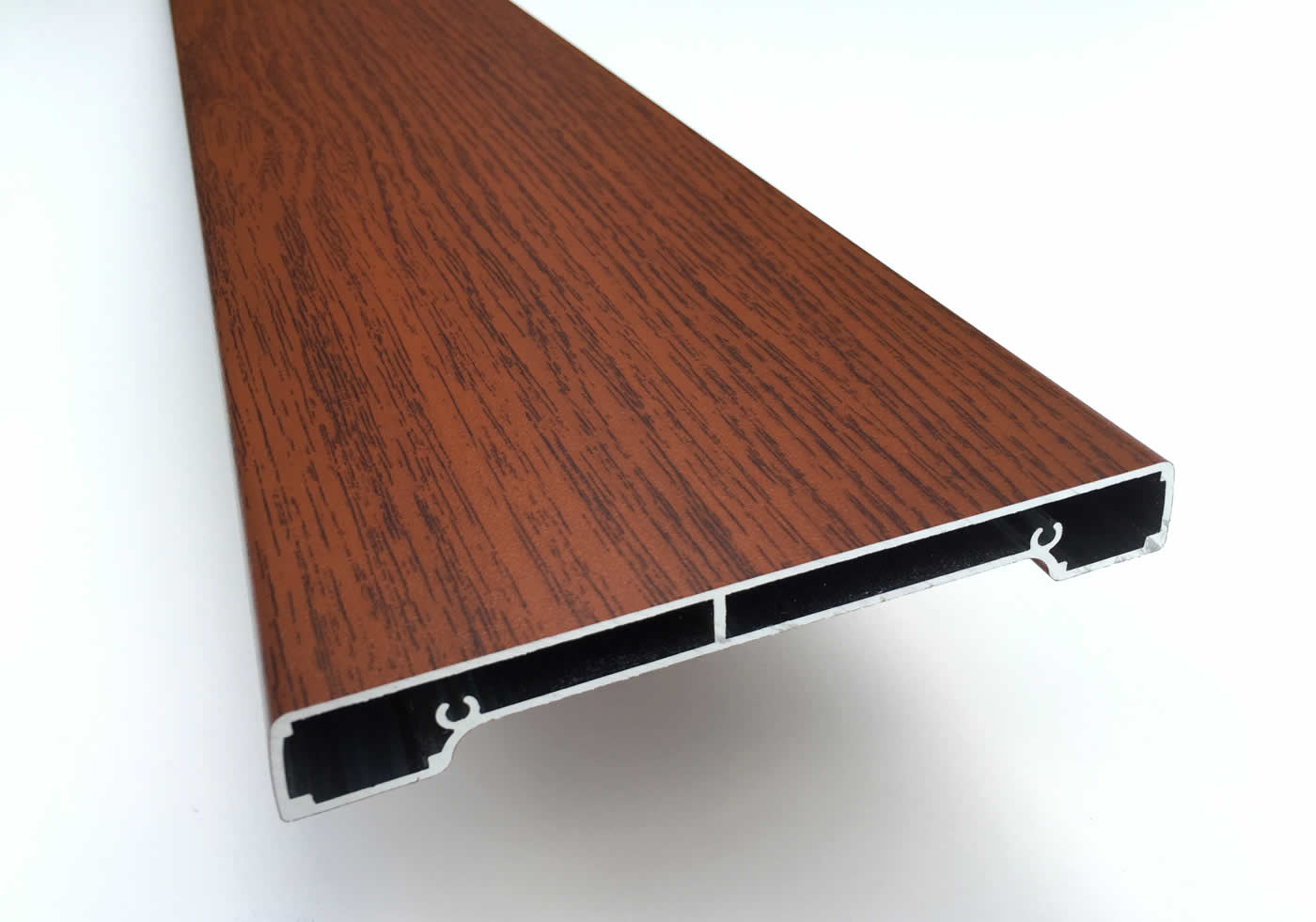 Balkonprofile aus Kunststoff und Aluminium